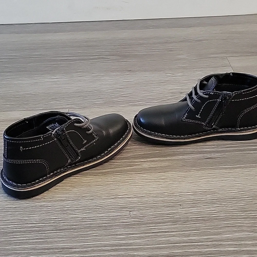 Steve Madden Boy's Harkeen Chukka Boot Size 11T